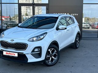 2020 Kia Sportage IV Рестайлинг, белый, 2359900 рублей, вид 1
