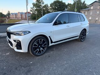 2021 BMW X7 40d I (G07), белый, 9490000 рублей, вид 2
