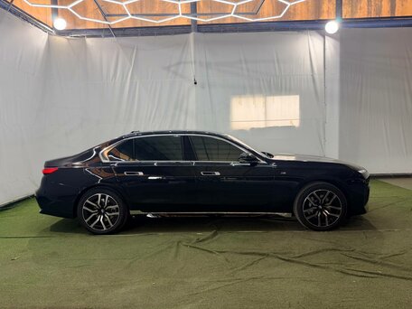 2025 BMW 7 серии 740d xDrive VII (G70), чёрный, 14190000 рублей, вид 5