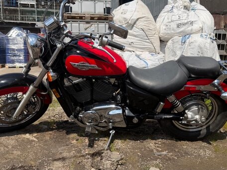 1995 Honda VT 1100, красный, 369000 рублей, вид 2