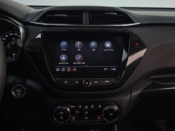 2023 Chevrolet TrailBlazer III Рестайлинг, белый, 1670000 рублей - вид 14