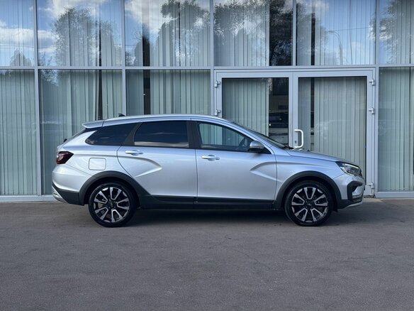 2025 Lada (ВАЗ) Vesta SW Cross I Рестайлинг (NG), серый - вид 3