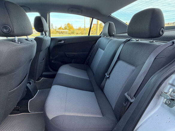 2010 Opel Astra H Рестайлинг, серебристый, 395000 рублей - вид 10