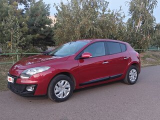 2012 Renault Megane III Рестайлинг, красный, 720000 рублей, вид 1
