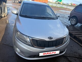 2014 Kia Rio 5-speed III, серебристый, 880000 рублей, вид 2