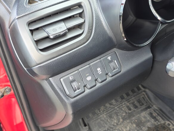 2011 Kia Rio 4-speed III, красный, 800000 рублей - вид 14