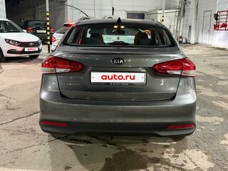 2018 Kia Cerato III Рестайлинг (Classic), серый, 1580000 рублей, вид 4