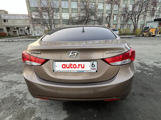 2013 Hyundai Elantra V (MD), бежевый, 1000000 рублей, вид 3