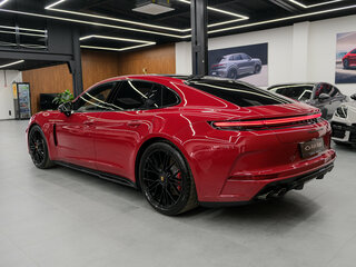 2025 Porsche Panamera GTS III, красный, 28900000 рублей, вид 4
