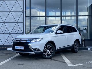 2017 Mitsubishi Outlander III Рестайлинг 2, белый, 1439000 рублей, вид 1