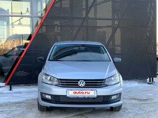 2017 Volkswagen Polo V Рестайлинг, серебристый, 400000 рублей, вид 2