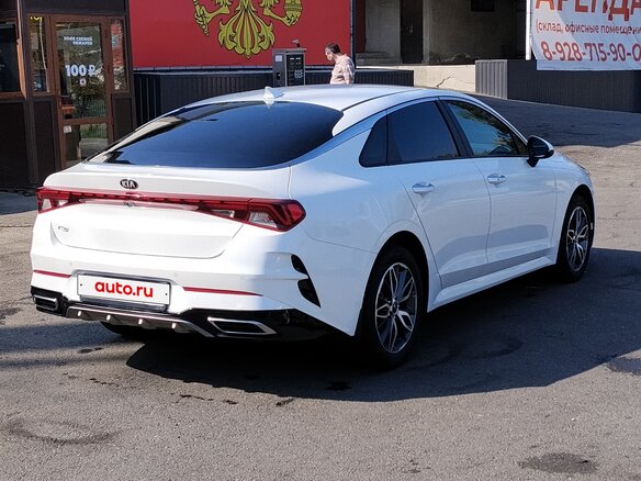 2021 Kia K5 III, белый, 2350000 рублей - вид 3