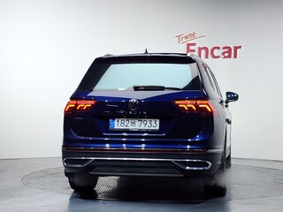 2023 Volkswagen Tiguan Allspace II Рестайлинг, синий, 2570000 рублей, вид 4