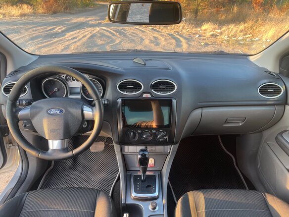 2011 Ford Focus II Рестайлинг, серебристый - вид 14