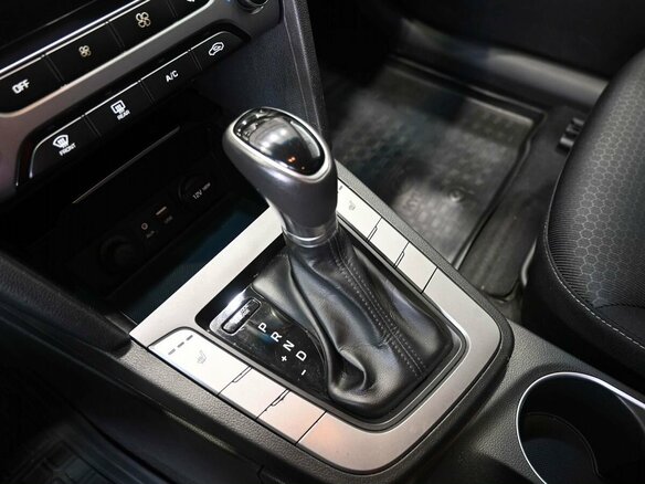 2018 Hyundai Elantra VI (AD), белый, 1319900 рублей - вид 19