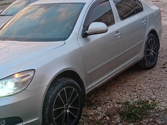 2011 Skoda Octavia DSG7 II (A5) Рестайлинг, серебристый, 900000 рублей - вид 1