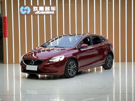 Volvo V40 II Рестайлинг