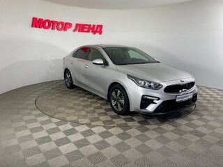 2019 Kia Cerato IV, серебристый, 1590000 рублей, вид 3