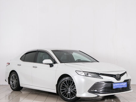Toyota Camry VIII (XV70)