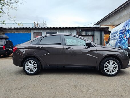 2017 Lada (ВАЗ) Vesta I, коричневый, 798000 рублей, вид 3