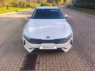 2020 Kia K5 III, белый, 2700000 рублей, вид 2