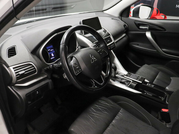 2019 Mitsubishi Eclipse Cross I, белый, 1950000 рублей - вид 6
