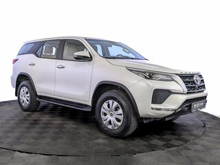 2022 Toyota Fortuner II Рестайлинг, белый, 4750000 рублей, вид 3