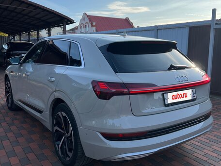 2021 Audi e-tron 55 I, серый, 6900000 рублей, вид 5