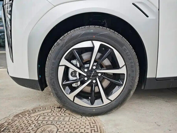 2026 Aion Y Plus 58.9 kWh, белый - вид 14
