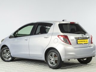 2013 Toyota Vitz III (XP130), серый, 799000 рублей, вид 4