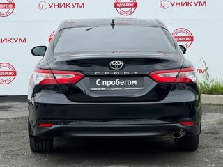 2020 Toyota Camry VIII (XV70), чёрный, 2539000 рублей, вид 4