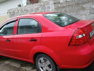 2010 Chevrolet Aveo I Рестайлинг, красный, 750000 рублей, вид 3