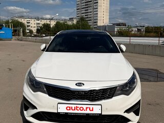 2019 Kia Optima IV Рестайлинг, белый, 1799000 рублей, вид 2