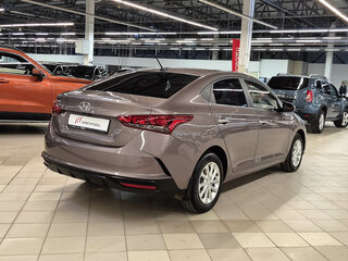 2020 Hyundai Solaris II Рестайлинг, коричневый, 1719000 рублей, вид 2
