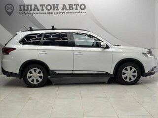 2016 Mitsubishi Outlander III Рестайлинг 2, белый, 1569000 рублей, вид 4