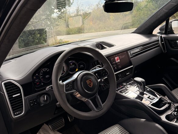 2020 Porsche Cayenne GTS Coupé III, чёрный - вид 6