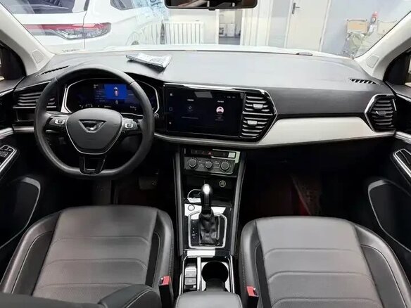 2023 Jetta VS7 I Рестайлинг 1, белый, 1690213 рублей - вид 5