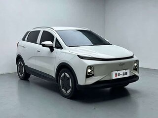 2024 Geely Geometry E 33.5 kWh, серебристый, 1446033 рублей, вид 3