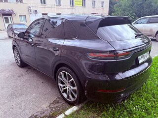 2019 Porsche Cayenne III, чёрный, 6000000 рублей, вид 4