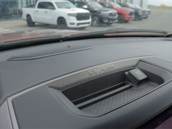 2026 Ram 1500 Crew Cab V Рестайлинг, оранжевый, 9010000 рублей - вид 26