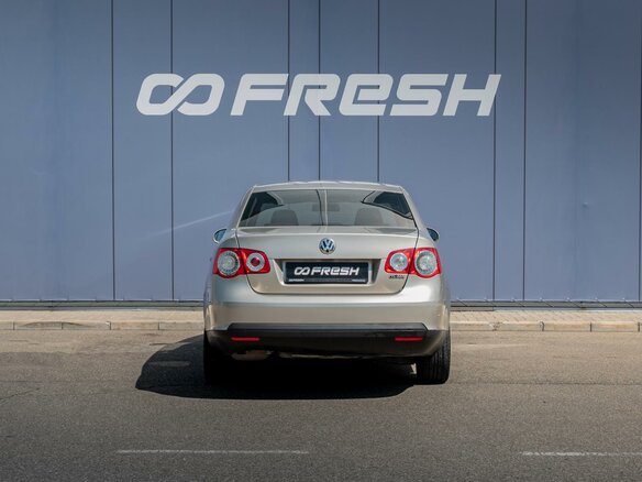 2009 Volkswagen Jetta V, бежевый, 480000 рублей - вид 3