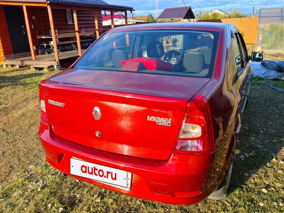 2010 Renault Logan I Рестайлинг, красный, 330000 рублей - вид 1