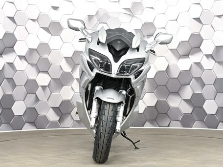2018 Yamaha FJR1300, серебристый, 1377000 рублей, вид 5