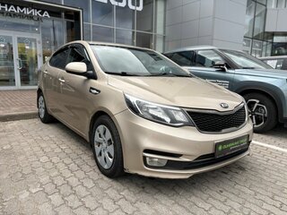 2015 Kia Rio III Рестайлинг, бежевый, 1125000 рублей, вид 3