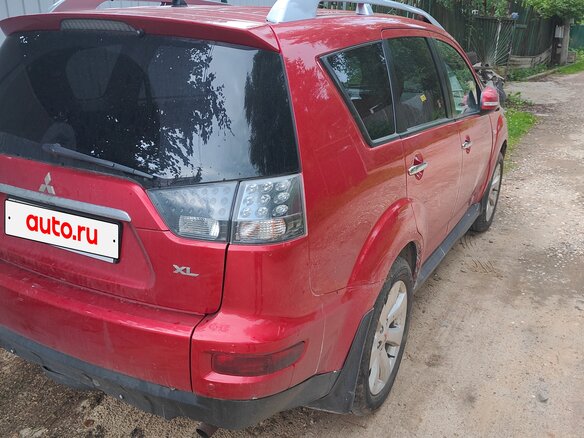 2010 Mitsubishi Outlander II Рестайлинг, красный, 819000 рублей - вид 5