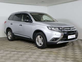 2016 Mitsubishi Outlander III Рестайлинг 2, серебристый, 1599990 рублей, вид 3