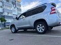 2014 Toyota Land Cruiser Prado 150 Series Рестайлинг 1, серебристый, 3150000 рублей - вид 8
