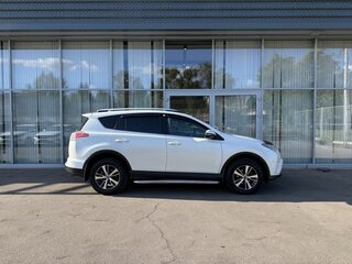 2016 Toyota RAV4 IV (XA40) Рестайлинг, белый, 2070000 рублей, вид 4