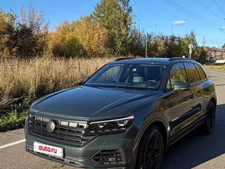 2019 Volkswagen Touareg III, серый, 5700000 рублей, вид 5