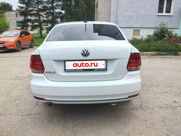 2018 Volkswagen Polo V Рестайлинг, белый, 1100000 рублей - вид 2